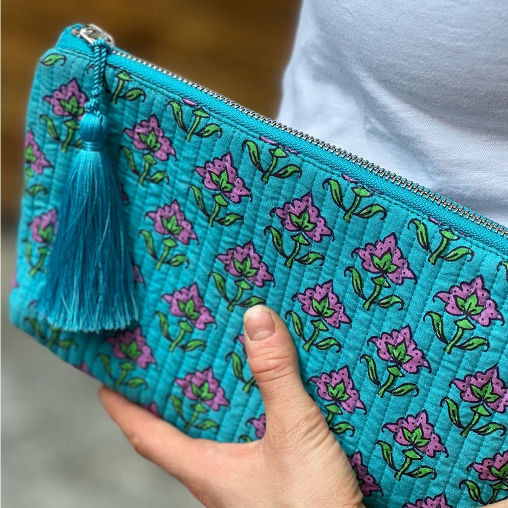 Quilted Koala Quilted Blue Floral Hold Me‎ Clutch NWT New